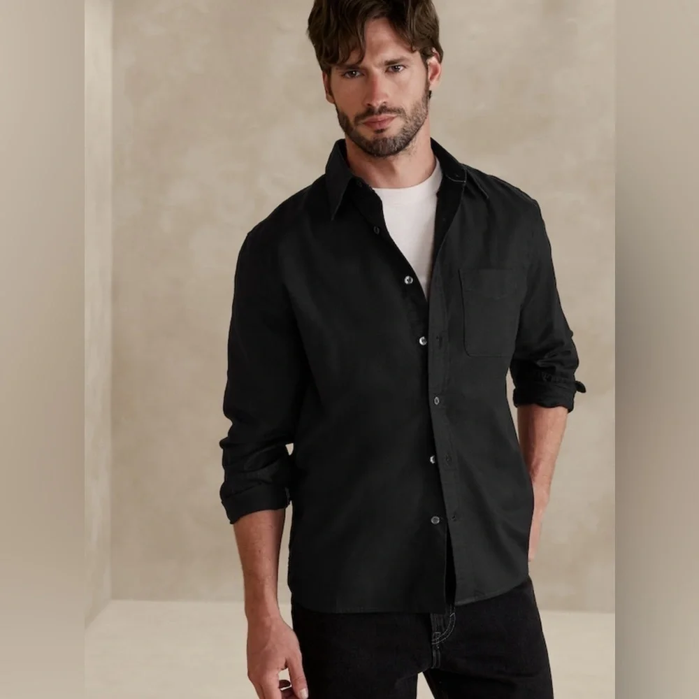 NWT Banana Republic Men’s Black Oxford Shirt Size XL.